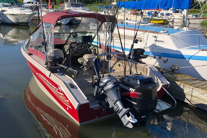 Private Fishing Adventure on the St. Lawrence River - The boat, the included gear, and what you should pack anyway