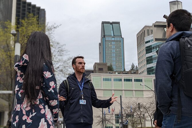 Private Guided Old Montréal and Downtown Walking Tour - What private guiding changes in a short walking tour