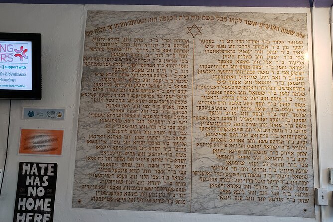 Private Jewish Walking Tours in Toronto - Eitz Chaim school and the school-age side of community life
