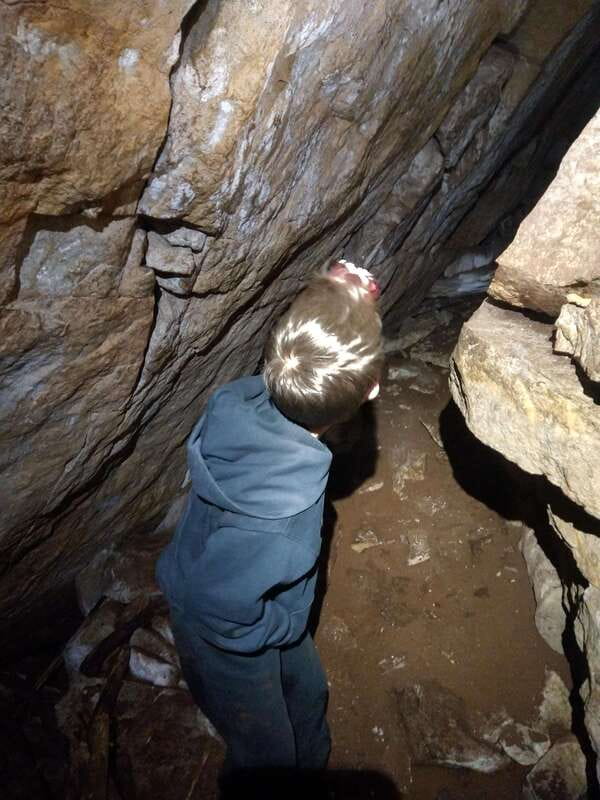 Private Nottawasaga Bluffs Caves Hike - Creemore/Collingwood - Entering the Caves: Main Passages and the Keyhole Entrance