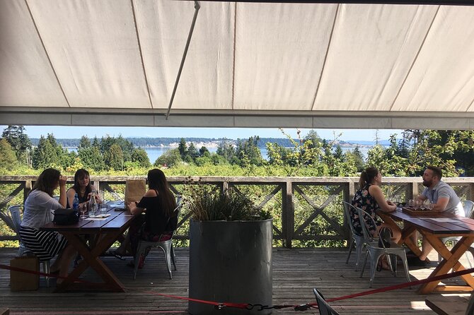 Private Small Group Local Wine, Cider Tasting, Central Saanich - Entering the Saanich Peninsula wine-country circuit