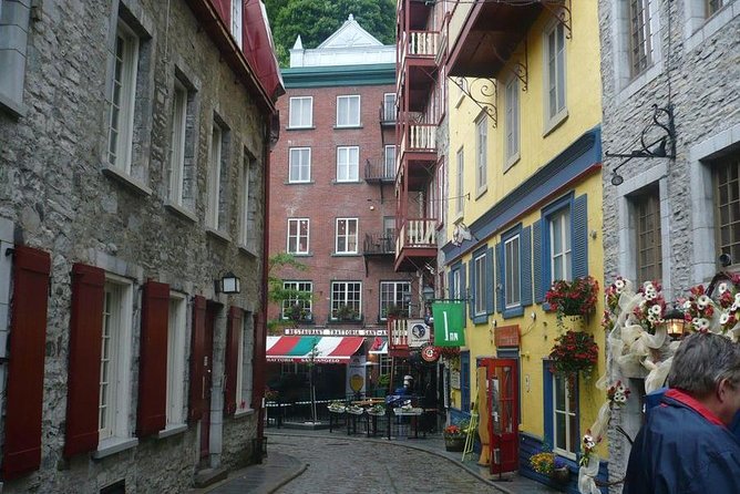 Private Tour: Quebec City Walking Tour - City Hall Square to Notre-Dame de Québec Basilica Cathedral