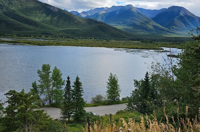 Private Transfer from Banff to Calgary or Calgary Airport - Should You Book This Banff to Calgary Private Transfer?