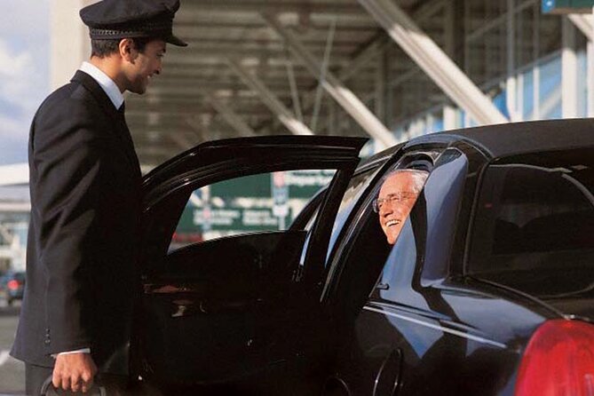 Private Transfer from City of Vancouver to Vancouver Airport (YVR) - How Hotel Pickup Works With Doormen (And Why It Matters)