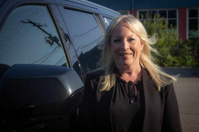 Private transfer from YQB (QUEBEC) Airport to downtown - Where Your Driver Waits: The Sign-And-Meet System
