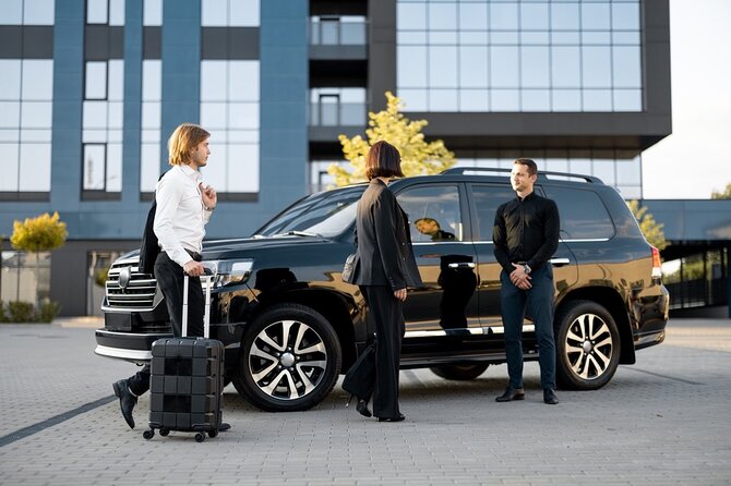 Private Transfer to and from YYZ Toronto Pearson Airport - Key Highlights at a Glance