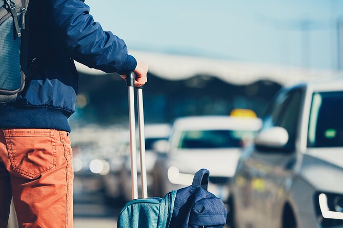 Private Transfer to and from YYZ Toronto Pearson Airport - Entering the Picture: Pickup, Meet-Up, and Flight Tracking That Actually Matters
