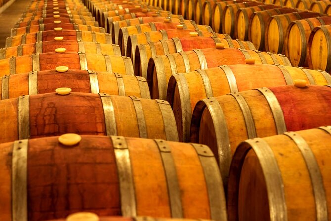 Private Wine Tour in Niagara-on-the-Lake w/ cheese & charcuterie - Niagara-on-the-Lake Old Town: how to use your 1 hour well