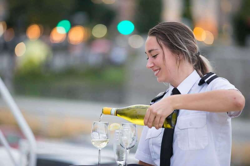 Québec City: 3 or 5-Course Dinner Cruise with DJ & Dancing - Why This Dinner Cruise Works in Quebec City