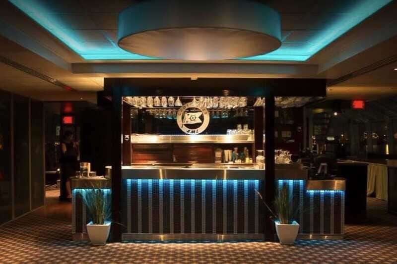 Québec City: Evening Cruise with Live DJ - Bars, drinks, and the DJ scene you can actually use