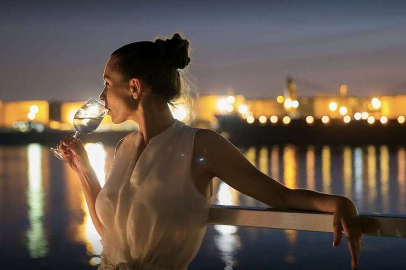 Québec City: Evening Cruise with Live DJ - Who should book this cruise, and who might prefer something else