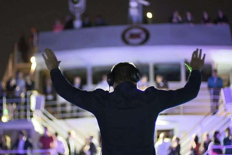 Québec City: Evening Cruise with Live DJ - Two cruise lengths, and why the difference affects your value