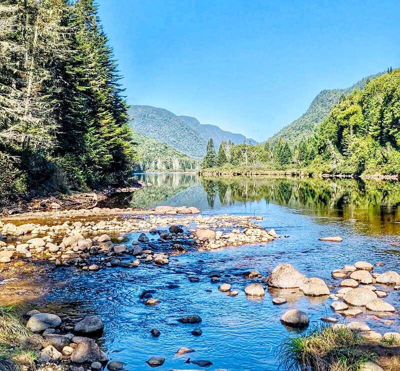 Quebec City: Guided Hike in Jacques-Cartier National Park - Food tastings and lunch halfway: the best kind of break