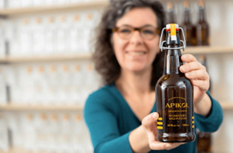 Quebec City: Honey and Distillery Tour with Tasting - Optional fresh honey: a literal taste of the hive