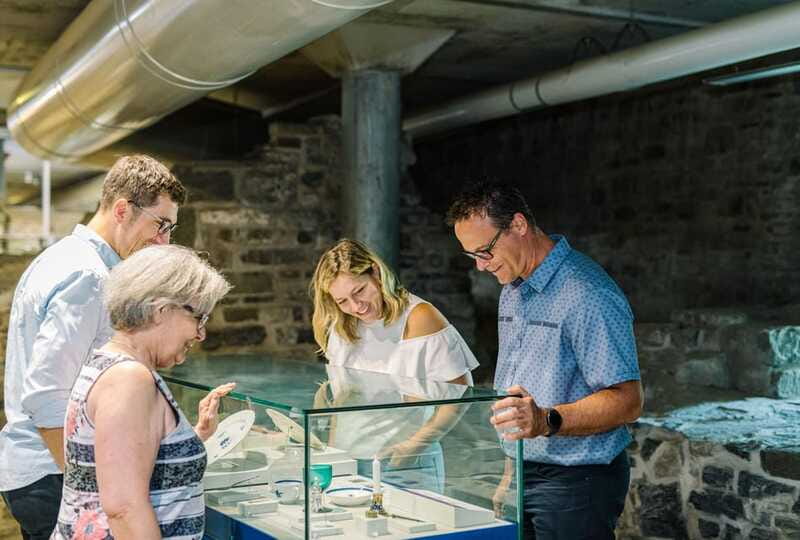 Québec City: Saint-Louis-Forts-and-Châteaux visit - Live Guide vs Audio Tour: How to Pick What Fits You