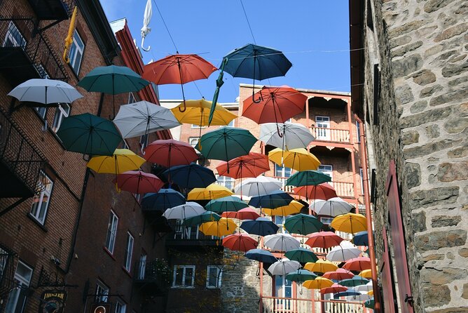Quebec City Scavenger Hunt and City Highlights Walking Tour - The real reason this works: learning through looking