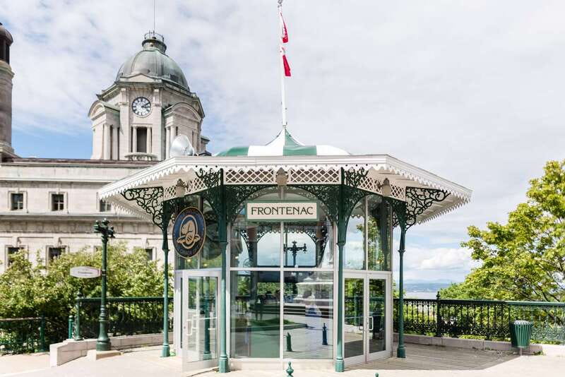 Québec: Fortifications-of-Québec Guided Walking Tour - Meeting on Dufferin Terrace: where the tour starts and how to spot your guide