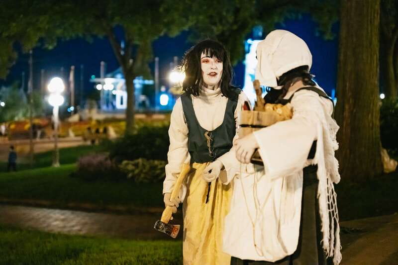 Quebec Interactive Street Theatre: "Crimes in New France" - Acting in Character, With Real Interaction From the Cast