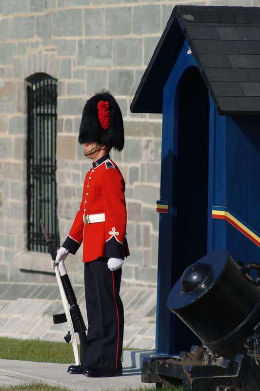 Quebec: La Citadelle de Québec Ticket and Guided Tour - La Citadelle De Québec: A Fort That Still Has a Job