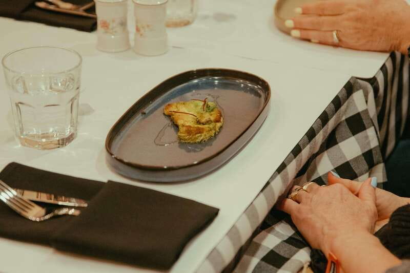 Quebec: Old Quebec City Food Tour with 10+ Local Tastings - Stop 1: La Buchette and the quick orientation