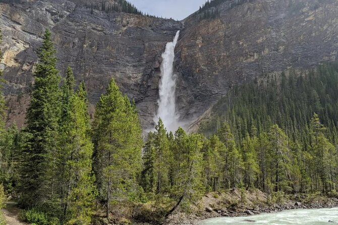 Rockies Grand Advanture: Moraine & Louise Lakes, Waterfall Tour - How the Timing and Small Group Size Affect Your Day