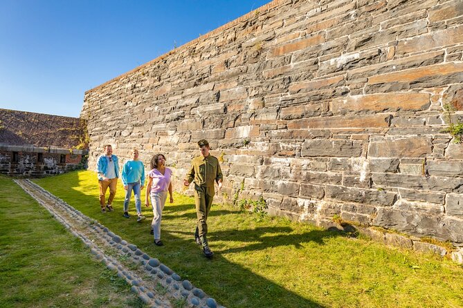 Round Trip Ferry Tour to Georges Island - Who Should Book This Georges Island Ferry Tour?