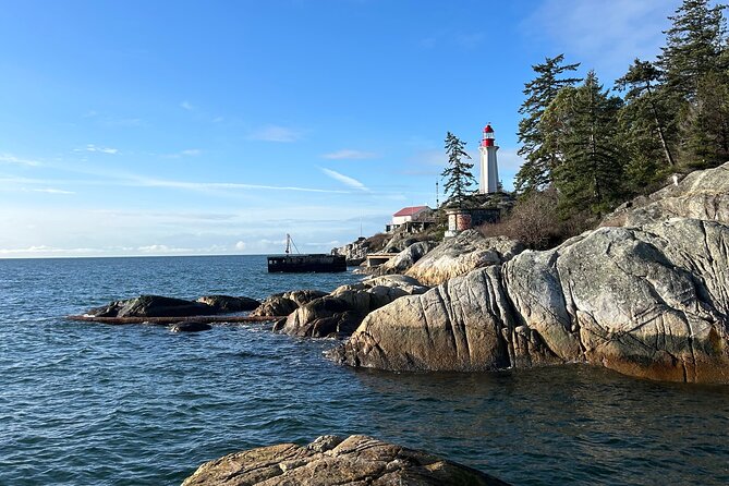 Shannon fall, Quercus Point and Squamish city Private tour - Stop 3: Squamish town break between ocean and mountains