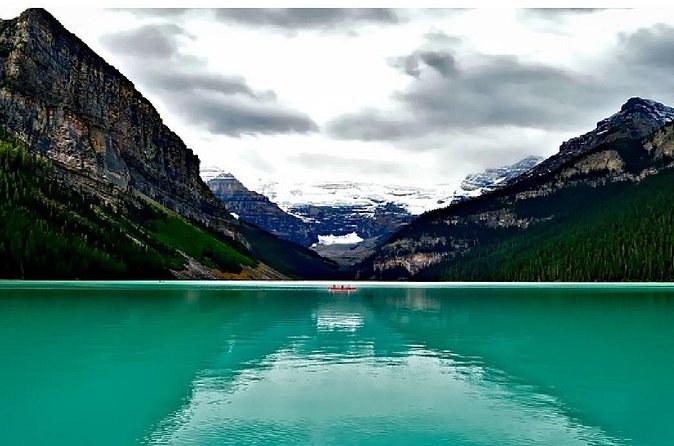 Shuttle from Banff or Canmore to Moraine Lake and Lake Louise - What to pack for a comfortable shuttle day