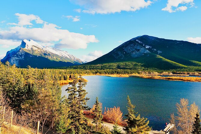 ShuttleBus 2way Banff to Lake Louise (1Hr) and Moraine Lake (1Hr) - Stop 2: Moraine Lake and why the shuttle matters