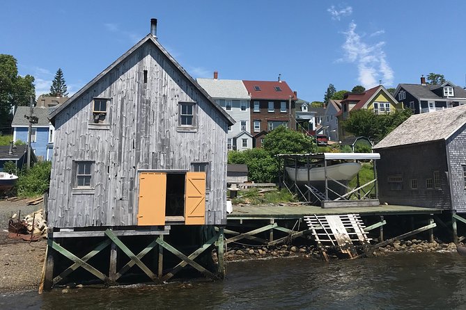 Small Group Tour - Peggy's Cove, Lunenburg, the Annapolis Valley - Lunenburg Historic District: the best walking hour you’ll get