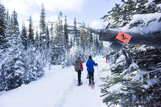 Snowshoeing in Kananaskis - Meeting at Kananaskis Outfitters and getting ready right