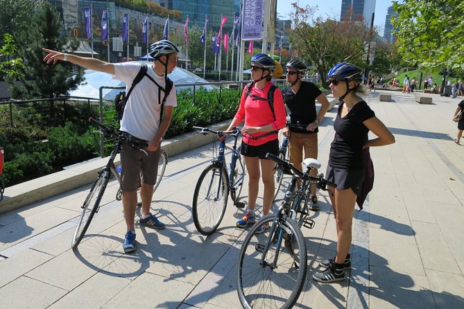 Stanley Park & Downtown - Vancouver Bike Tours - Photo stops and little details that make the tour feel special
