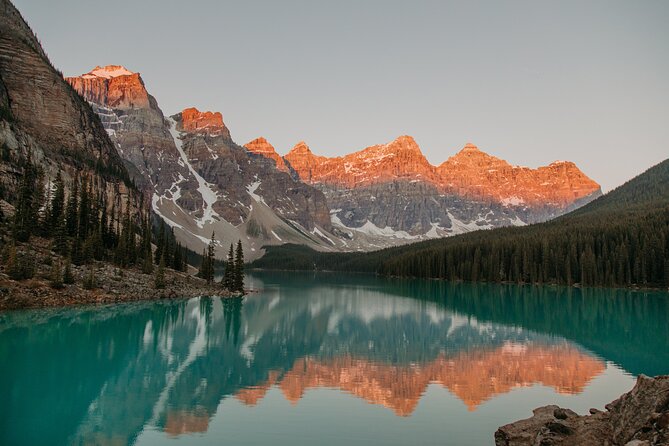 Sunrise Moraine Lake and Lake Louise - Moraine Lake Rockpile Trail: what to do in your 2 hours