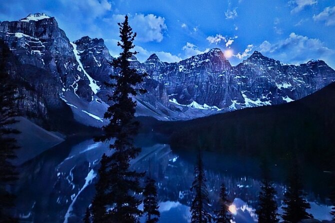 Sunset at Moraine Lake & Stargazing Tour from Canmore/Banff - Stargazing under darker skies: telescopes, binoculars, and northern lights odds