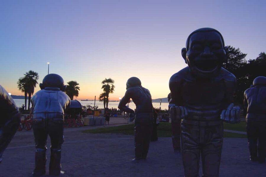 Sunset Bus Tour: Stanley Park & English Bay Photostops - English Bay Beach stop: sunset light and real people out for the evening