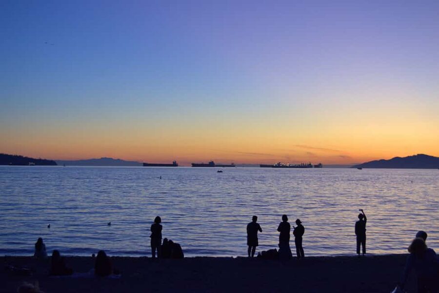 Sunset Bus Tour: Stanley Park & English Bay Photostops - Transportation, pacing, and comfort: the practical stuff that affects your night