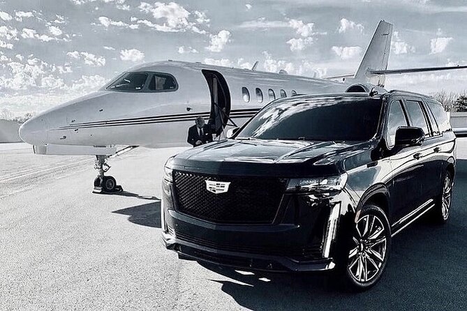 Toronto Airport Private Arrival Transfer-YYZ to Toronto Downtown - From Door A to Your Hotel, Without the Guesswork