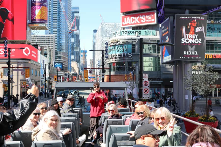 Toronto City Tour: 2-Hour Open-Top Experience - Why This 2-Hour Toronto Loop Fits So Well
