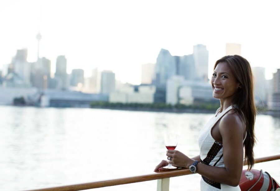 Toronto: City Views Harbor Cruise - Toronto Islands Views: Best Photo Chances and How the Hour Feels