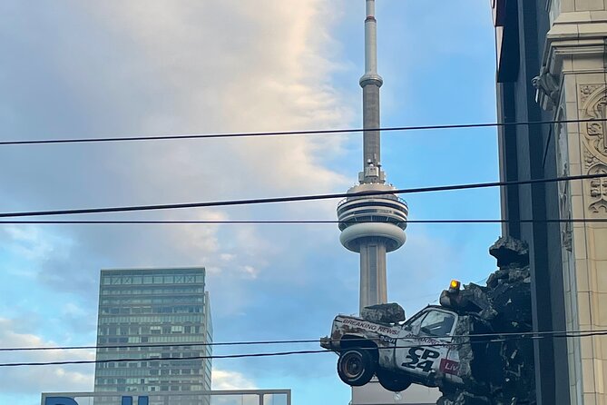 Toronto Discovery District 2hr Walking Tour - University of Toronto: war efforts, remembrance, and campus momentum