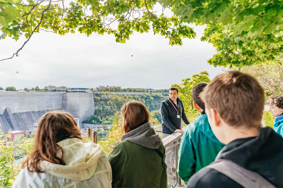Toronto: Falls Day Tour with Boat Cruise & Niagara-the-Lake - Voyage to the Falls Boat Cruise Upgrade: How the Experience Gets You Close
