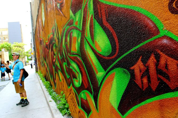 Toronto Graffiti Alley Street Art Walking Tour with an Expert - How the Group Experience Works (and Who It Fits Best)