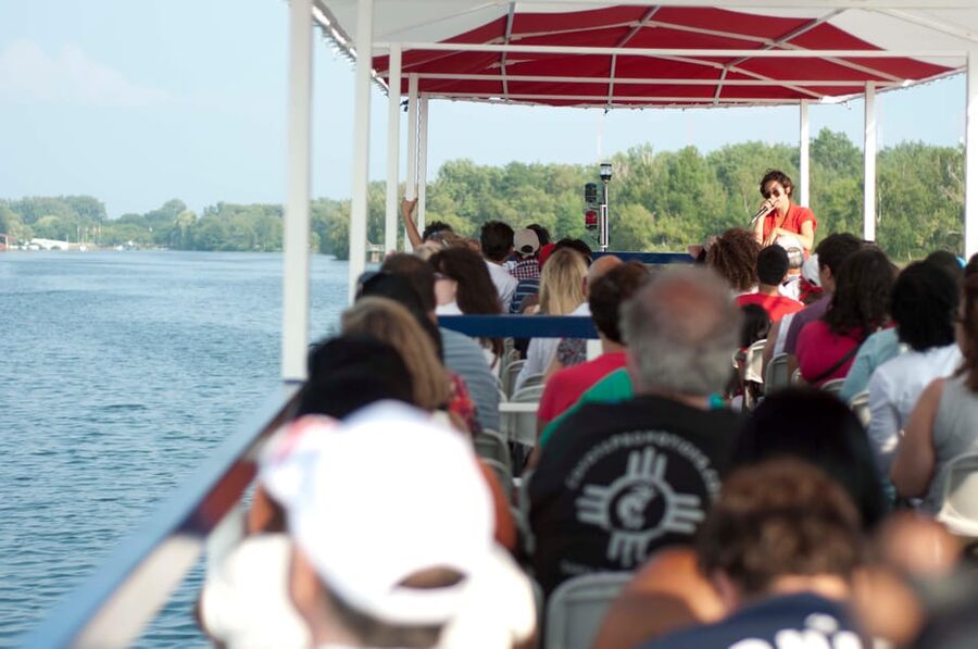 Toronto: Guided Harbour and Islands Sightseeing Cruise - Snacks, Drinks, and How to Plan Around the Boat Bar