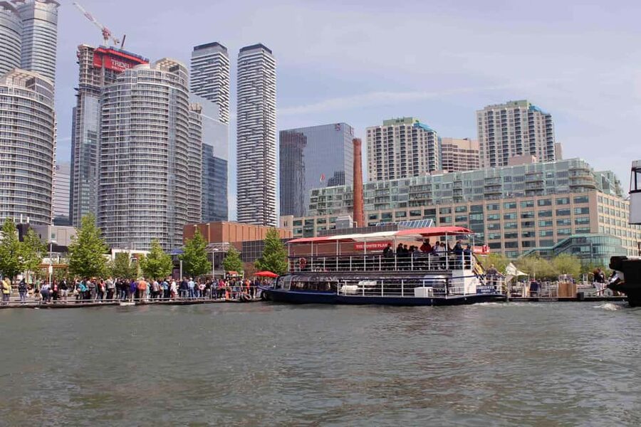 Toronto: Guided Harbour and Islands Sightseeing Cruise - Live Commentary That Makes the Waterfront Make Sense