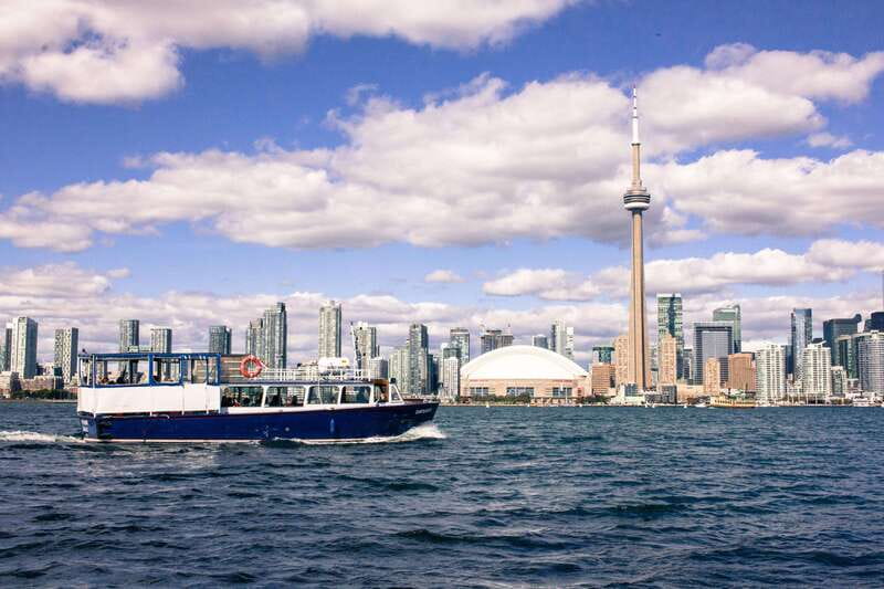 Toronto: Harbor and Islands Sightseeing Cruise - Seating, Group Size, and the Reality of Comfort on a Short Boat