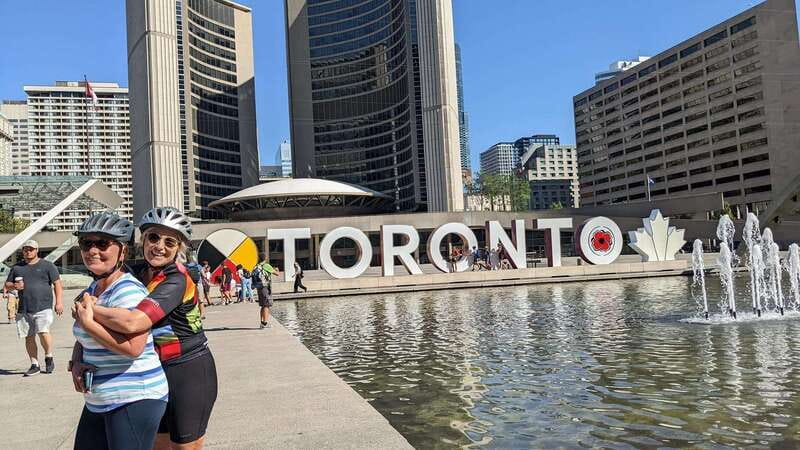 Toronto: Heart of Downtown 3.5-Hour Bike Tour - Why Toronto feels different from two wheels