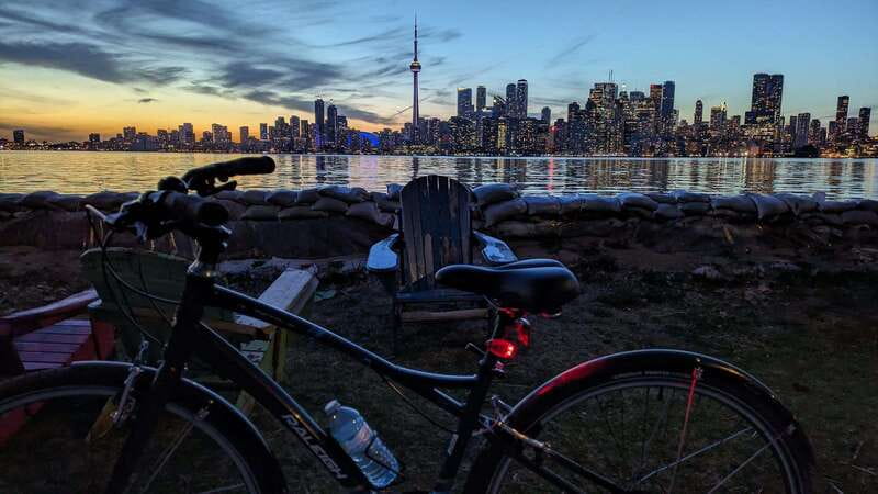 Toronto Islands: Morning or Twilight 3.5-Hour Bike Tour - Safety, helmets, and an easy pace that still feels worthwhile