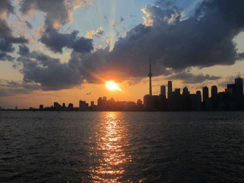 Toronto Islands: Morning or Twilight 3.5-Hour Bike Tour - Ferry crossing: the shortcut to more island time