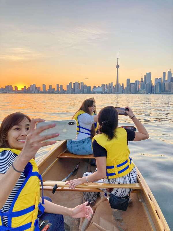 Toronto Islands: Sunset Canoe Tour - Skyline views you can actually feel