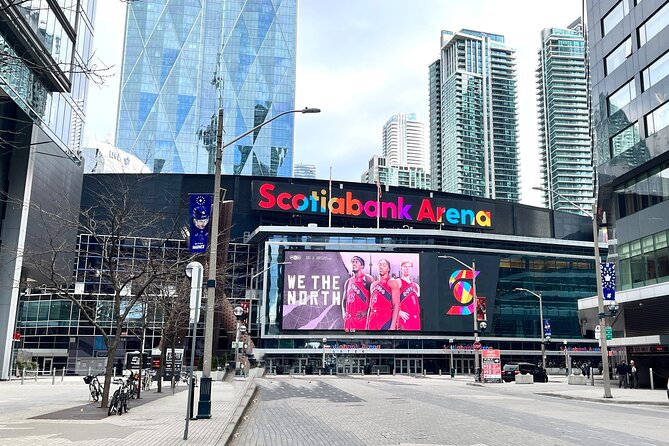 Toronto Landmarks - City Hall area photos: Nathan Phillips Square and the Toronto sign